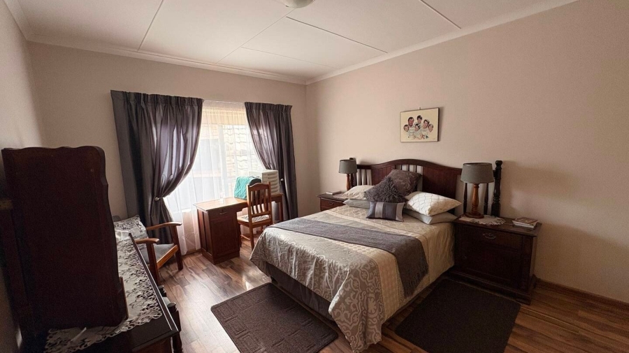 3 Bedroom Property for Sale in Fraaiuitsig Western Cape